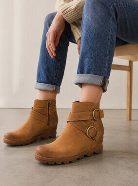 Sorel Joan of Arctic Wedge II Buckle Boot in Elk Tan Brown